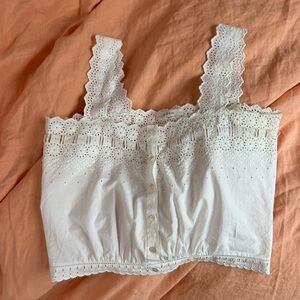 Doen white cropped button tank top